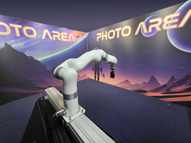 GlamBOT GLAM42, Future is now GlamBOT GLAM42